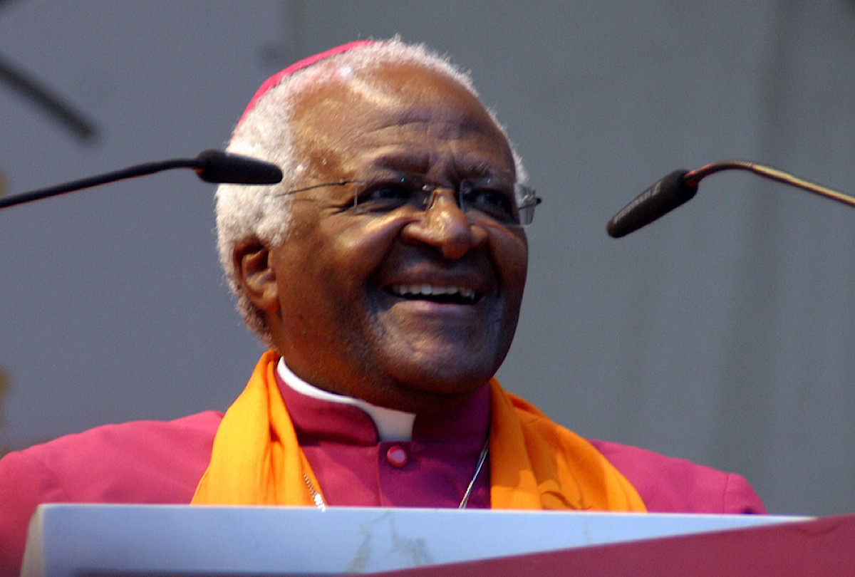 **FILE** Desmond Tutu (Elke Wetzig via Wikimedia Commons)