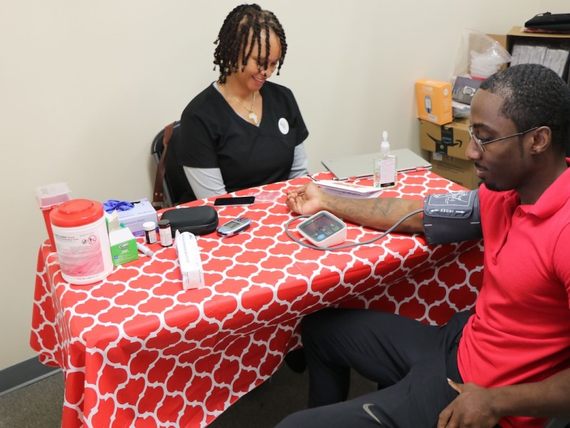 Nurses Rock DMV Chapter conduct health screenings for the Ward 8 community during their Back-to-School Wellness Expo at the Washington View apartments in southeast D.C. (Courtesy of American Diabetes Association)